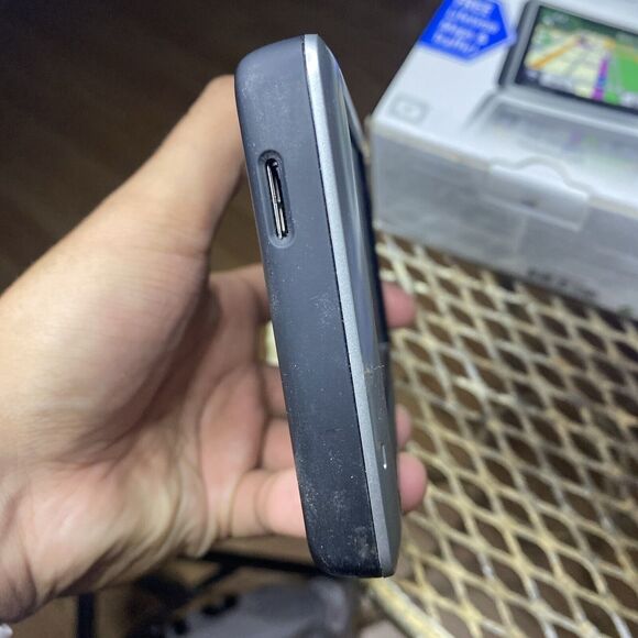 Garmin nuvi 1450LMT 5-Inch Portable GPS Navigator with Lifetime Map & Traffic - Picture 9 of 9